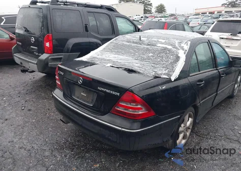 2005 Mercedes-Benz C 230 Kompressor Sport z USA, uszkodzony, nr VIN WDBRF40J75F679709